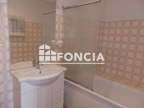 Location Appartement 2 pièces 54.8 m² - RUES J. CURIE & J. ROSTAND Tarbes 65000