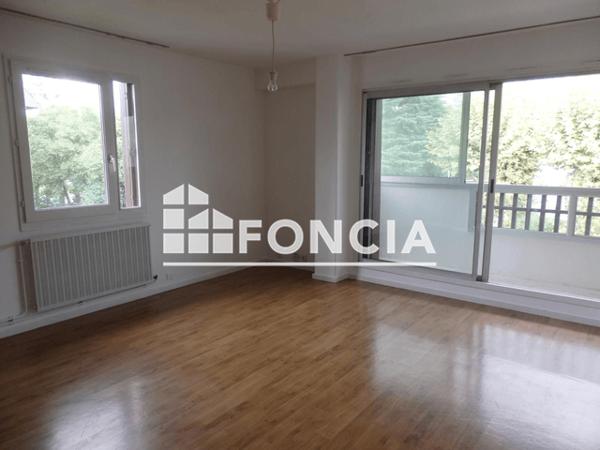 Location Appartement 2 pièces 54.8 m² - RUES J. CURIE & J. ROSTAND Tarbes 65000