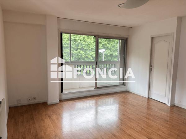 Location Appartement 2 pièces 54.8 m² - RUES J. CURIE & J. ROSTAND Tarbes 65000