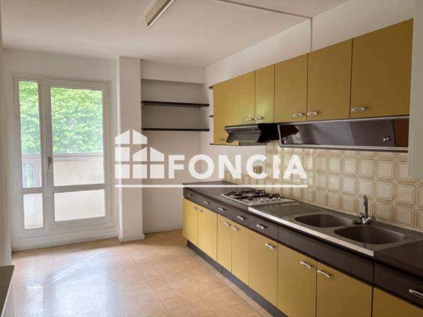 Location Appartement 2 pièces 54.8 m² - RUES J. CURIE & J. ROSTAND Tarbes 65000