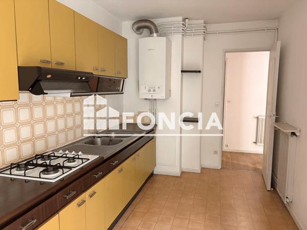 Location Appartement 2 pièces 54.8 m² - RUES J. CURIE & J. ROSTAND Tarbes 65000