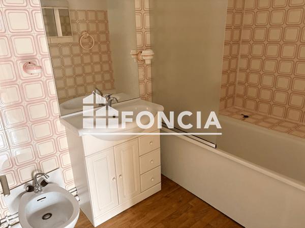 Location Appartement 2 pièces 54.8 m² - RUES J. CURIE & J. ROSTAND Tarbes 65000