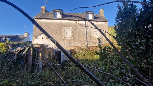 Maison entièrement à restaurer en plein centre bourg de PLOUAY