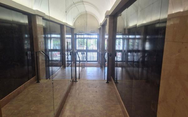 Appartement à vendre    3 pièces • 184 m2 Avignon