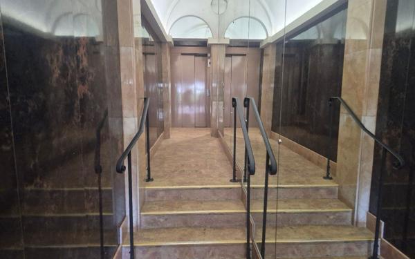 Appartement à vendre    3 pièces • 184 m2 Avignon