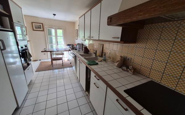 Appartement à vendre    3 pièces • 184 m2 Avignon