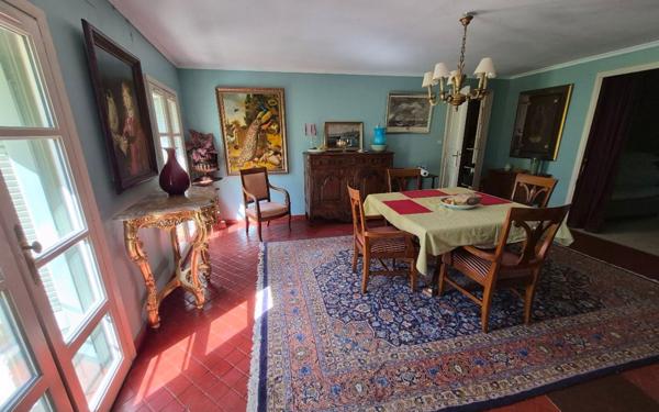 Appartement à vendre    3 pièces • 184 m2 Avignon
