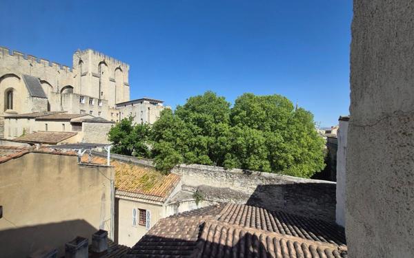 Appartement à vendre    3 pièces • 184 m2 Avignon