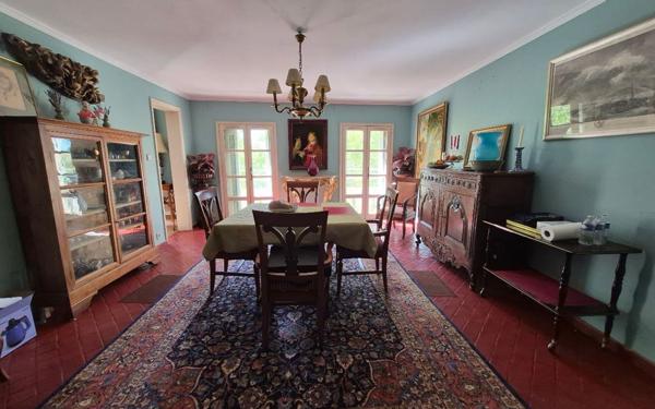 Appartement à vendre    3 pièces • 184 m2 Avignon