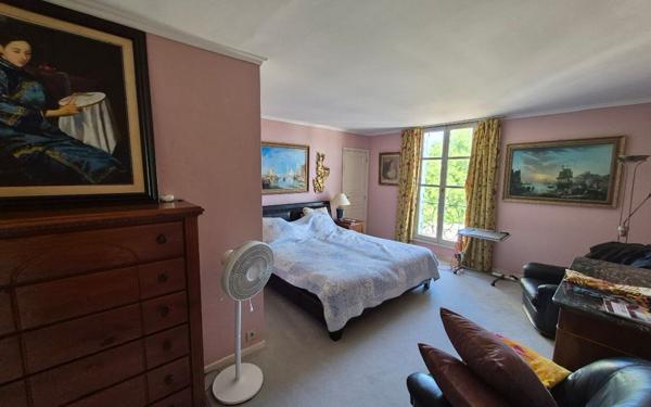 Appartement à vendre    3 pièces • 184 m2 Avignon