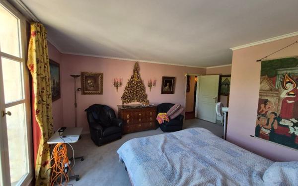 Appartement à vendre    3 pièces • 184 m2 Avignon