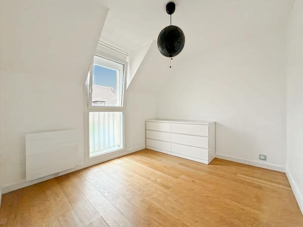 Maison Vauréal 6 pièce(s) 4 chambres