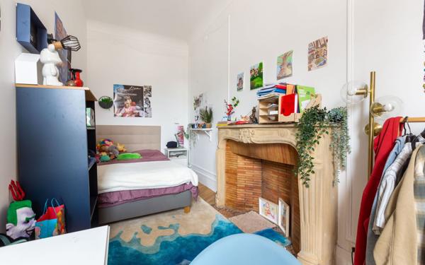 Appartement à vendre    5 pièces • 156,92 m2 Paris 17