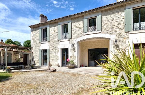 Maison à vendre 8 pièces 270 m² Jarnac