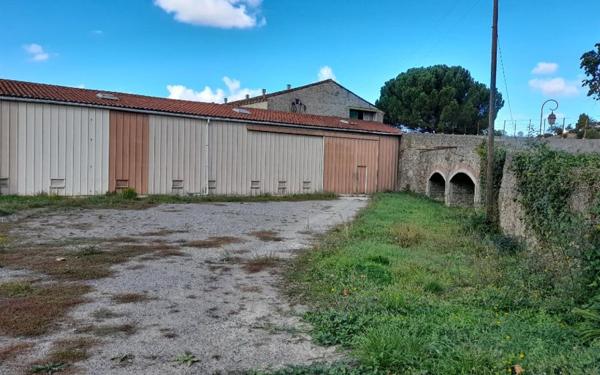 Stationnement à vendre    Saint-Hilaire