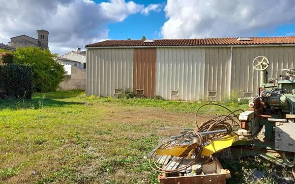 Stationnement à vendre    Saint-Hilaire