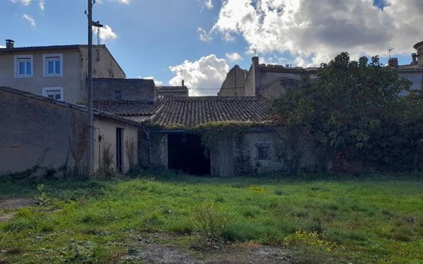 Stationnement à vendre    Saint-Hilaire