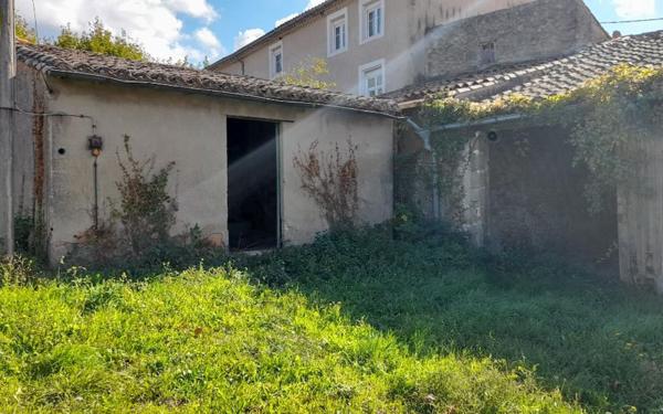 Stationnement à vendre    Saint-Hilaire