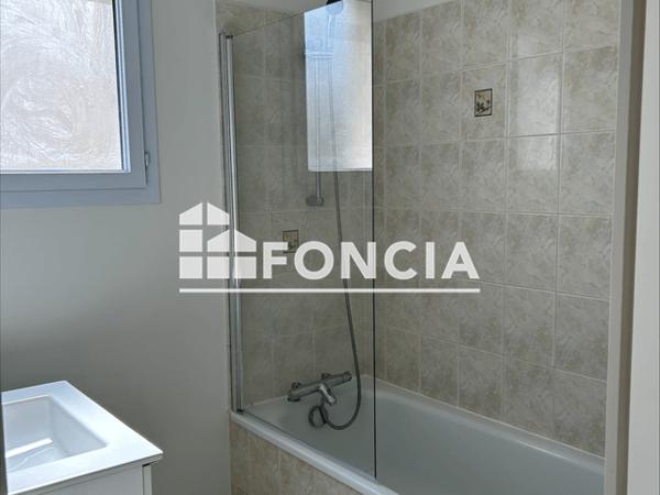 Location Appartement 4 pièces 83.6 m² - CLOS DE LA CHAPELLE La Chapelle Saint Mesmin 45380
