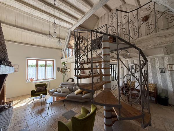 Maison Saint-ay 8 pièce(s) 209 m2