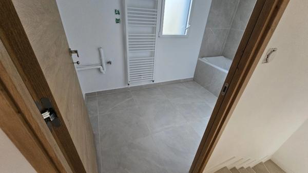 Maison récente 4 pièces - THOIRY PROCHE