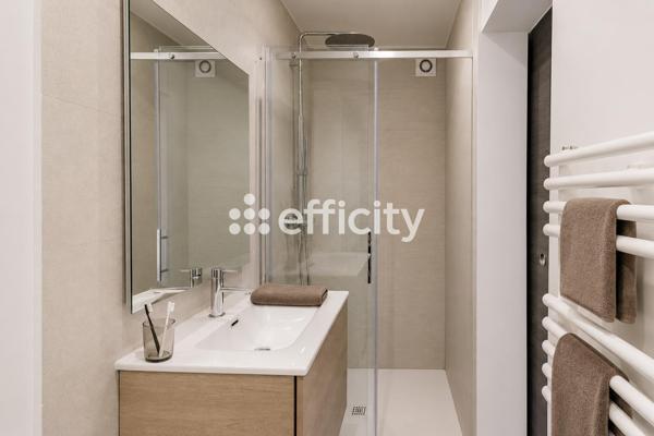 Maison
         5 pièces
        - 145 m² Bien prestige 1 582 500 € *