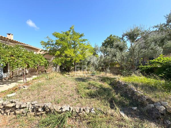 A VENDRE 84120 PERTUIS MAISON PLAIN PIED TYPE 5 PIECES D'ENVIRON 118M² AVEC GARAGE ET JARDIN