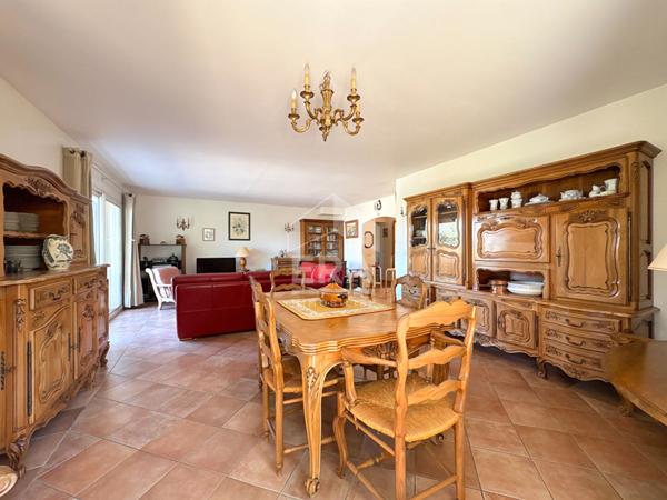 A VENDRE 84120 PERTUIS MAISON PLAIN PIED TYPE 5 PIECES D'ENVIRON 118M² AVEC GARAGE ET JARDIN