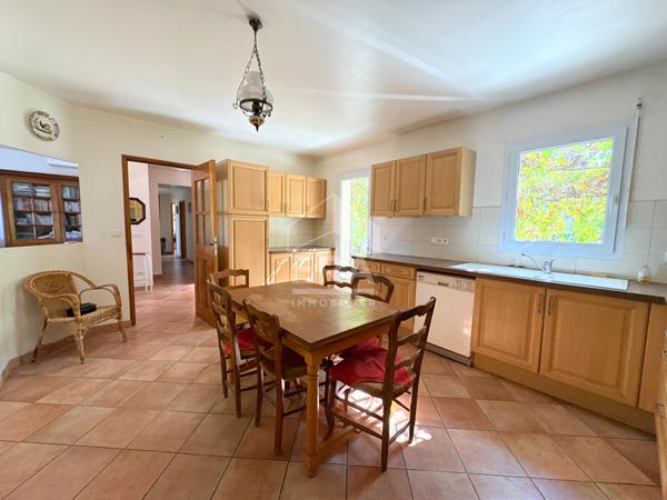 A VENDRE 84120 PERTUIS MAISON PLAIN PIED TYPE 5 PIECES D'ENVIRON 118M² AVEC GARAGE ET JARDIN