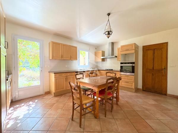 A VENDRE 84120 PERTUIS MAISON PLAIN PIED TYPE 5 PIECES D'ENVIRON 118M² AVEC GARAGE ET JARDIN