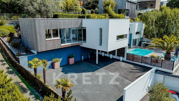 Villa d’Architecte de Luxe Saint-Brieuc avec Piscine, Vue Dominante et Terrasses Suspendues