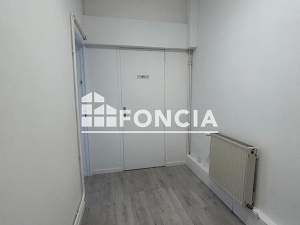 Location Local commercial 2 pièces 55 m² - 236 RUE DU FAUBOURG DES POSTES Lille 59000