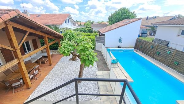 A louer Maison Saint Pierre Du Mont Quartier du Pouy clim insert 5 chambres garage piscine