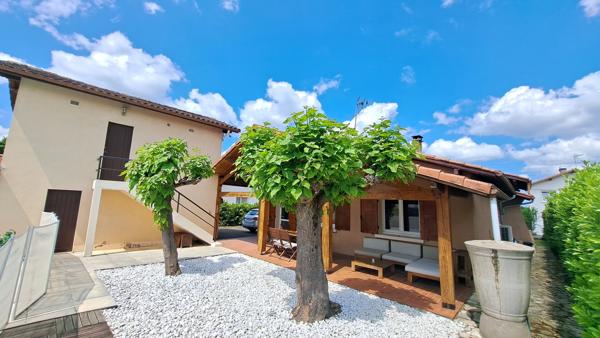 A louer Maison Saint Pierre Du Mont Quartier du Pouy clim insert 5 chambres garage piscine