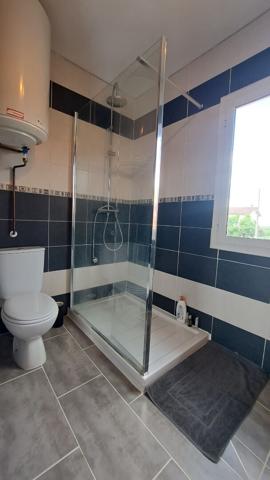 A louer Maison Saint Pierre Du Mont Quartier du Pouy clim insert 5 chambres garage piscine