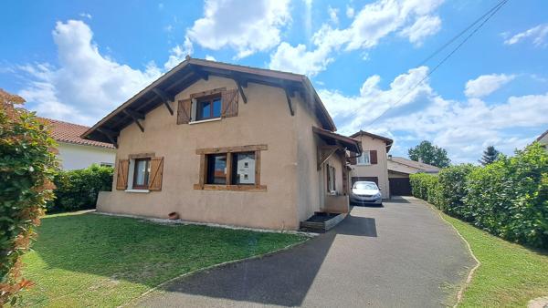 A louer Maison Saint Pierre Du Mont Quartier du Pouy clim insert 5 chambres garage piscine