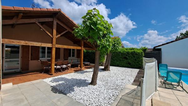 A louer Maison Saint Pierre Du Mont Quartier du Pouy clim insert 5 chambres garage piscine