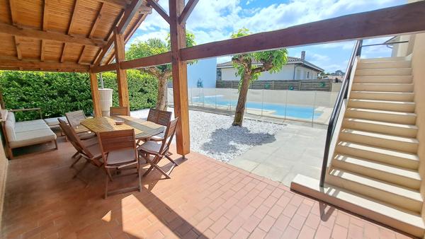 A louer Maison Saint Pierre Du Mont Quartier du Pouy clim insert 5 chambres garage piscine