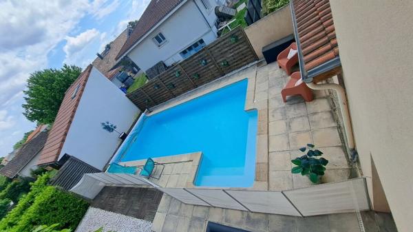 A louer Maison Saint Pierre Du Mont Quartier du Pouy clim insert 5 chambres garage piscine