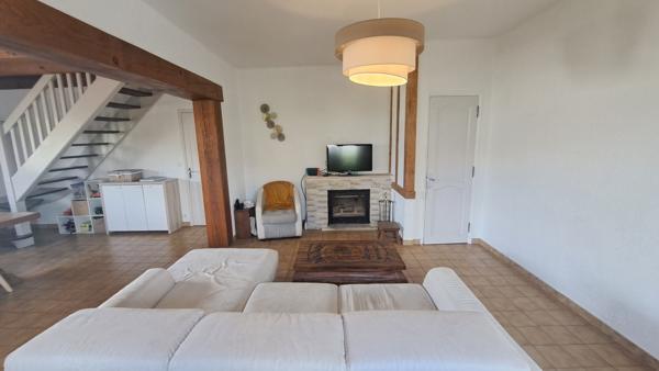A louer Maison Saint Pierre Du Mont Quartier du Pouy clim insert 5 chambres garage piscine