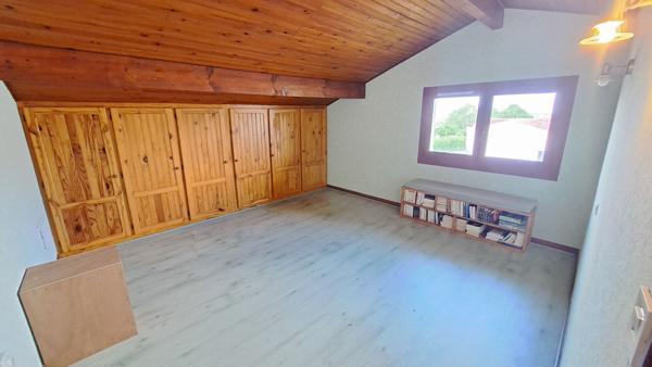A louer Maison Saint Pierre Du Mont Quartier du Pouy clim insert 5 chambres garage piscine