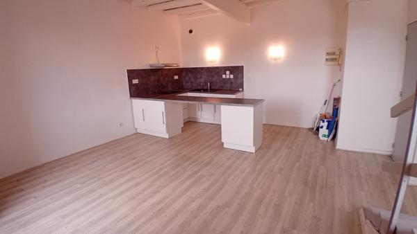 A louer Appartement T1 bis vide Mont-de-Marsan centre ville 2e et dernier étage