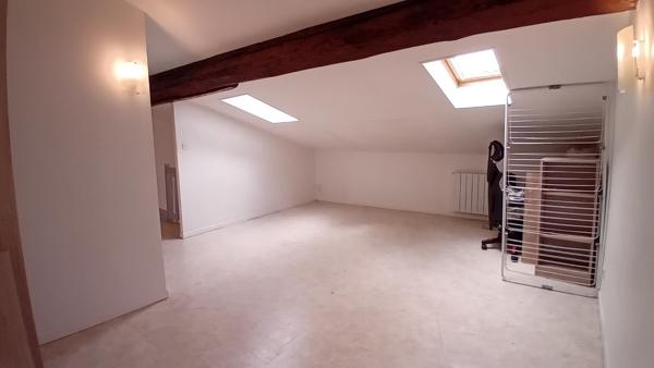 A louer Appartement T1 bis vide Mont-de-Marsan centre ville 2e et dernier étage