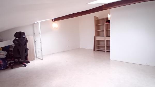A louer Appartement T1 bis vide Mont-de-Marsan centre ville 2e et dernier étage