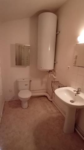 A louer Appartement T1 bis vide Mont-de-Marsan centre ville 2e et dernier étage