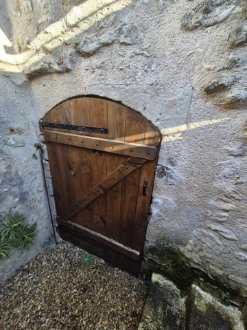 LONGÈRE  – 3 chambres, terrasse, petites dépendances