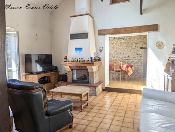 Authentique briarde de caractère au cœur d’un hameau paisible – 6 P, jardin, garage ( CHAUMES-EN-BRIE 77390)