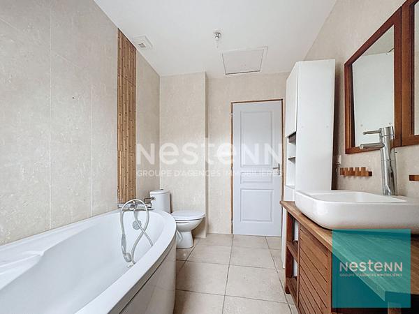 Maison familiale avec 5 chambres et un bureau à vendre à Cannes Écluse