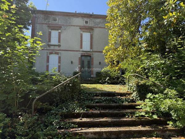 Vente                                                      Hôtel particulier
                        
                     7 pièces                      265 m2                     à Carmaux
