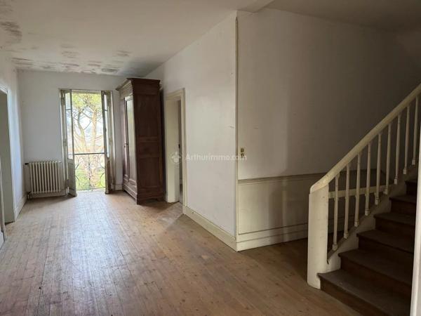 Vente                                                      Hôtel particulier
                        
                     7 pièces                      265 m2                     à Carmaux